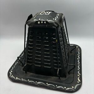 Vintage metal stovetop toaster/photo display